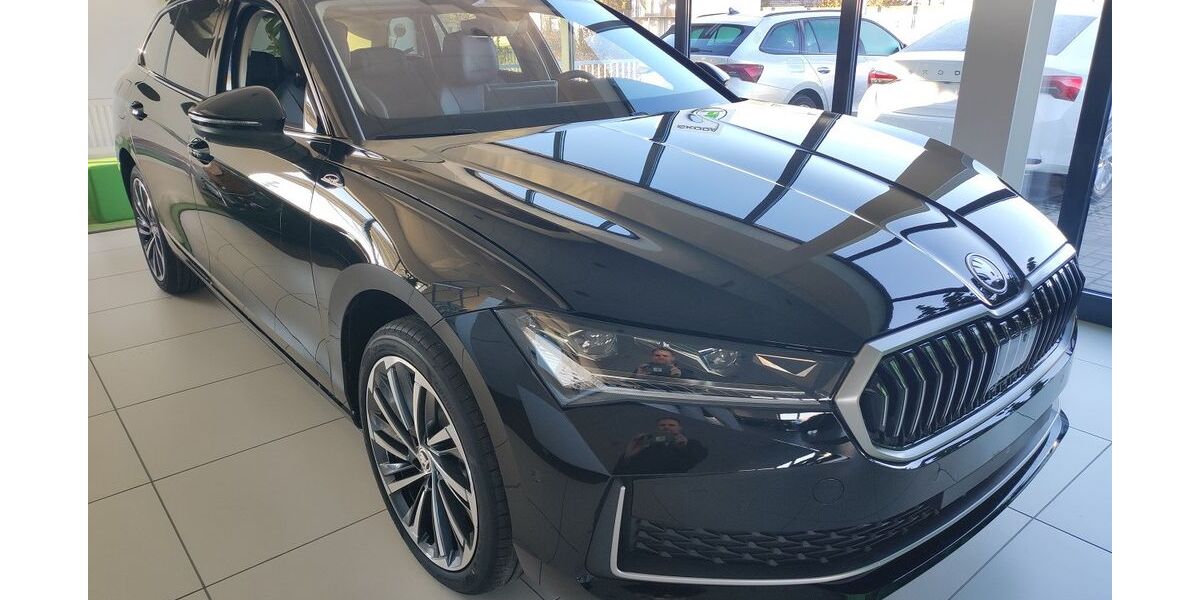 Skoda Superb 5.400 km 54.978 &euro; Unterschleissheim 85716