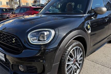 Mini Countryman SE (Cooper) 89.973 km 22.900 &euro; München 81243
