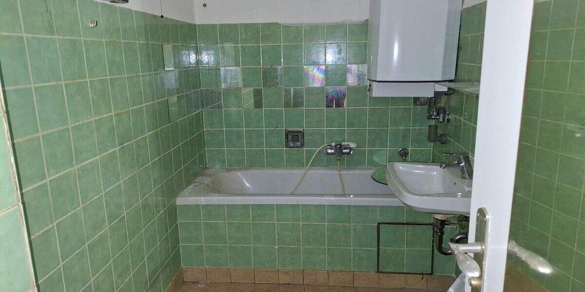 Erbpacht: Stark renovierungsbedürftig, frei, 1-Zi., Konradinstraße - Besicht. DO 29.01. n. Vereinb. 1 zimmer