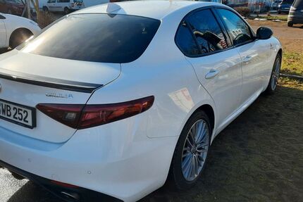 Alfa Romeo Giulia 44.200 km 28.500 &euro; München 81245