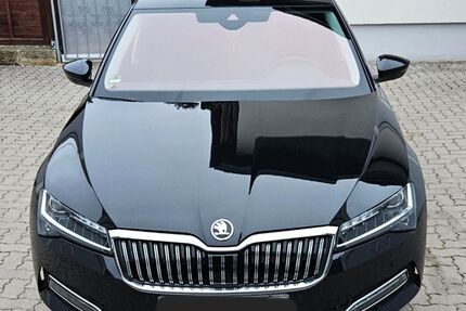 Skoda Superb 132.000 km 24.100 &euro; Gröbenzell 82194